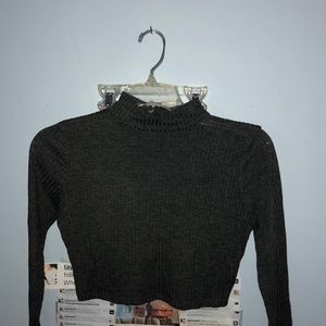 mock neck long sleeve crop top